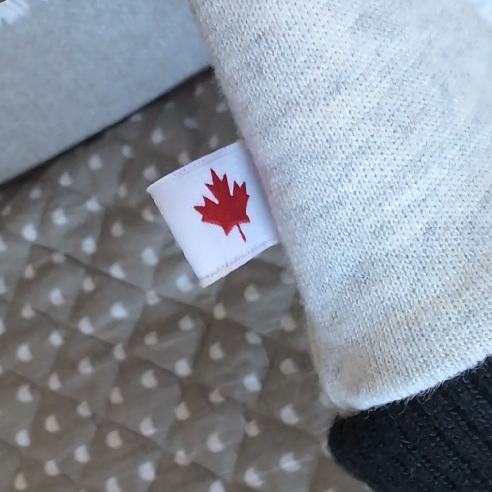 Hudson's Bay, Strong And Free Team Canada Womens White /Black Jacket.XL - Picture 10 of 16